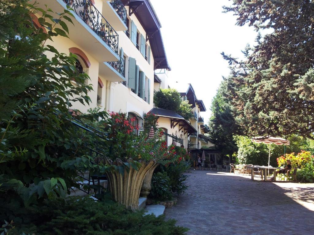 אפרטהוטל אקס-לה-באינס Aux Meubles Du Manoir מראה חיצוני תמונה